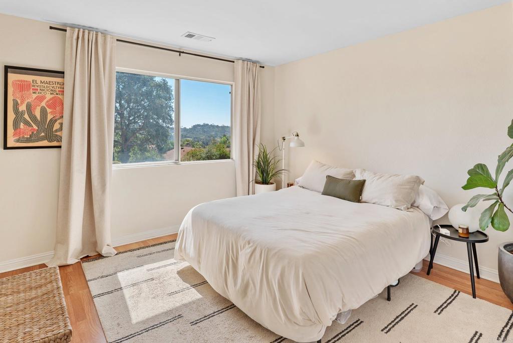 10512 Moon View Way