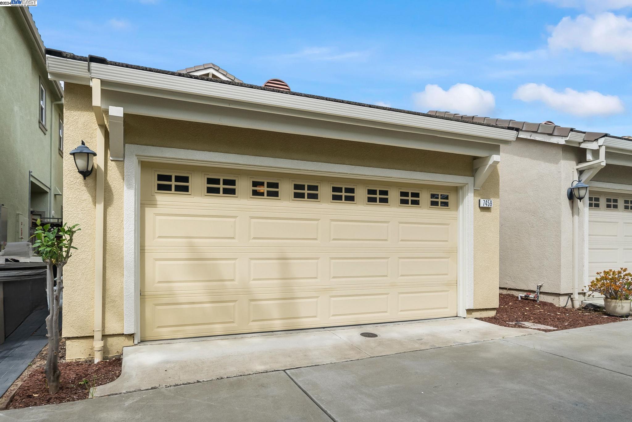 7459 Starward Dr
