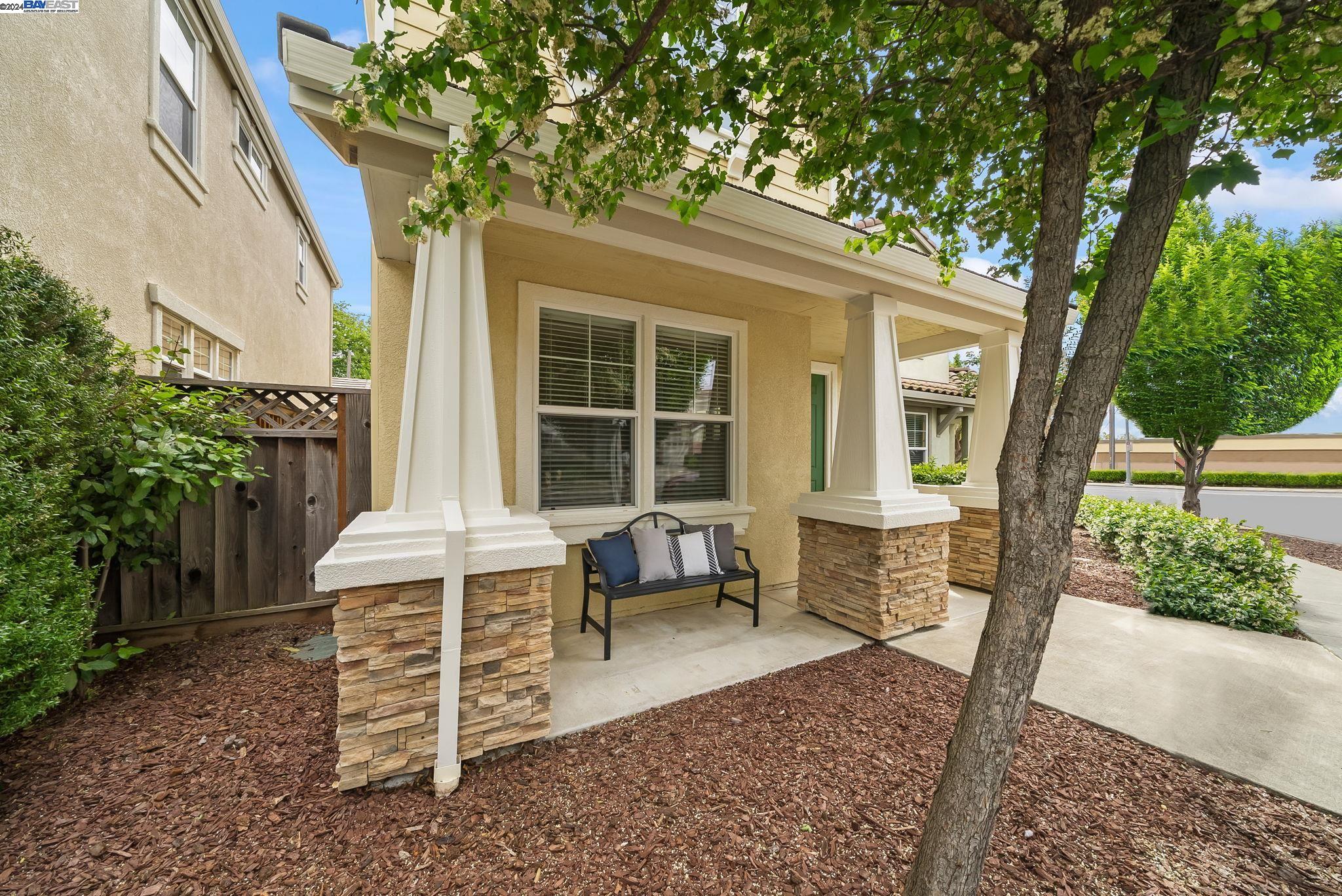 7459 Starward Dr
