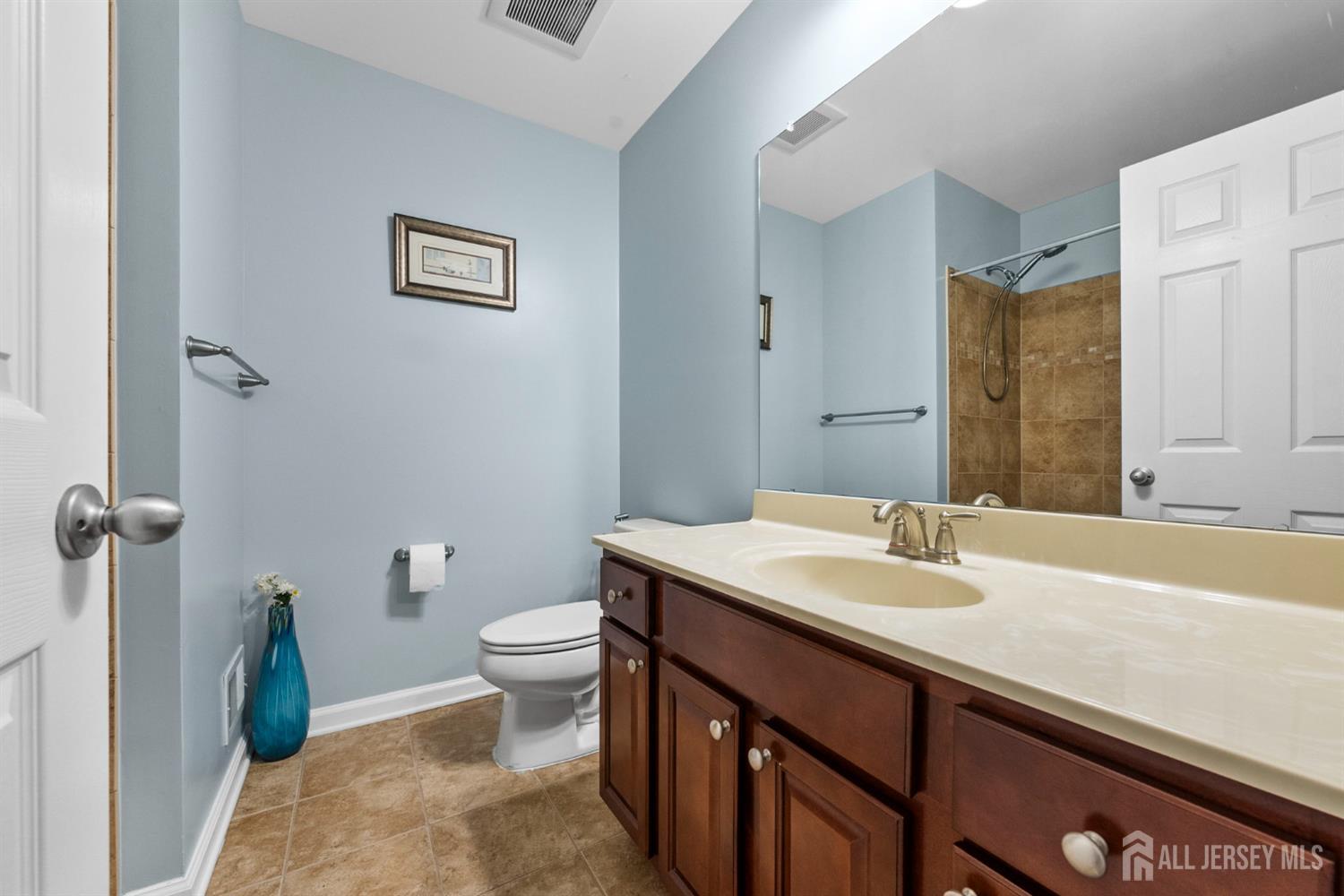 2472 Canterbury Lane