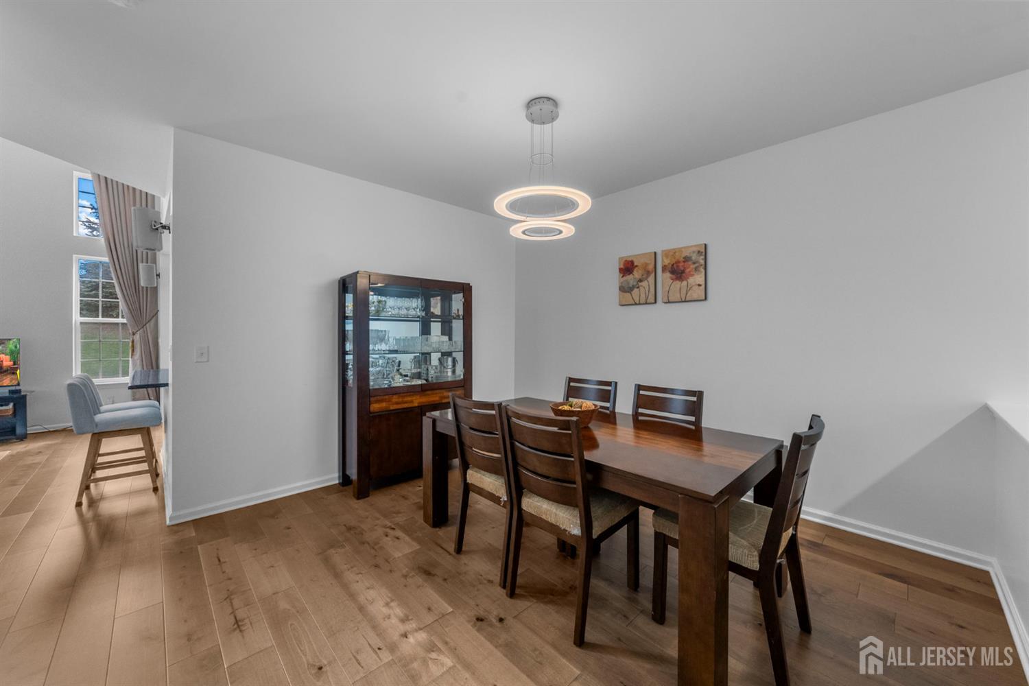 2472 Canterbury Lane