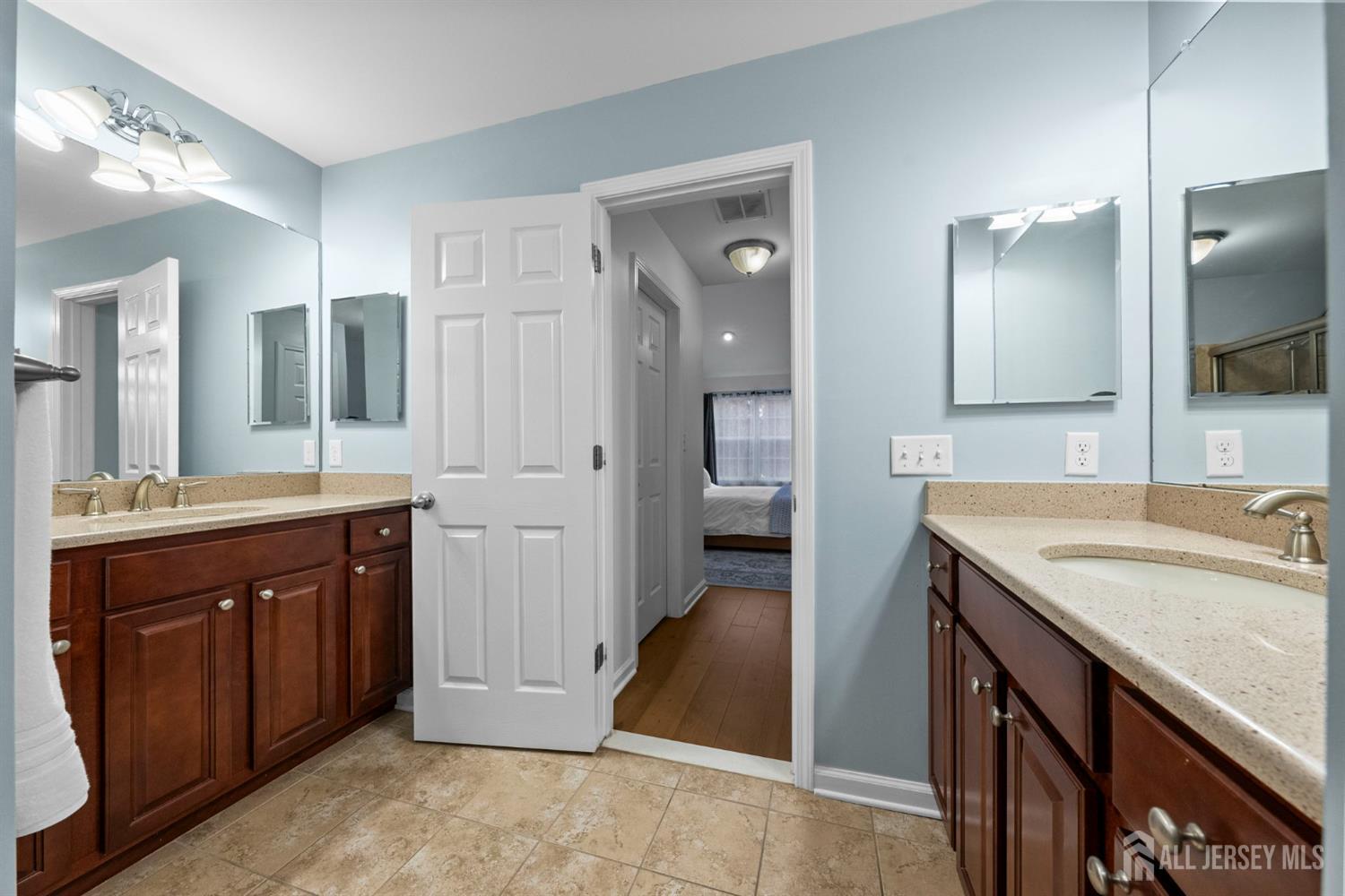 2472 Canterbury Lane