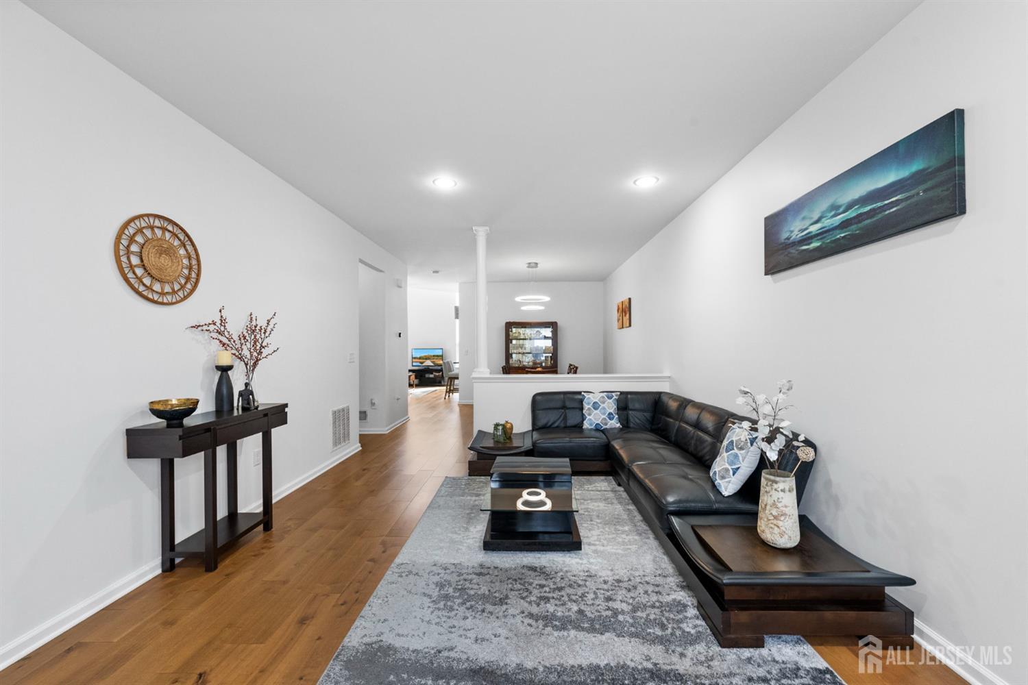 2472 Canterbury Lane