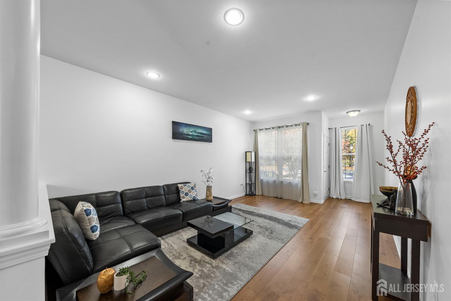 2472 Canterbury Lane