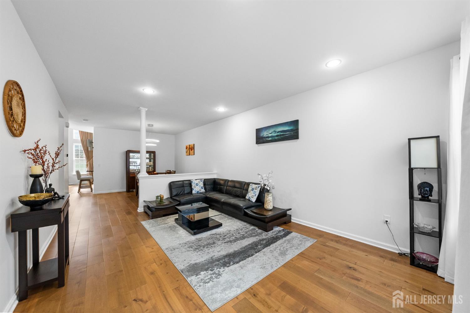 2472 Canterbury Lane