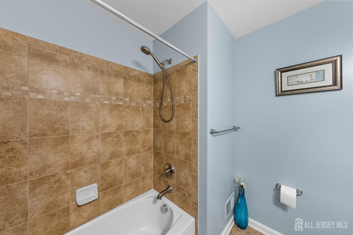 2472 Canterbury Lane