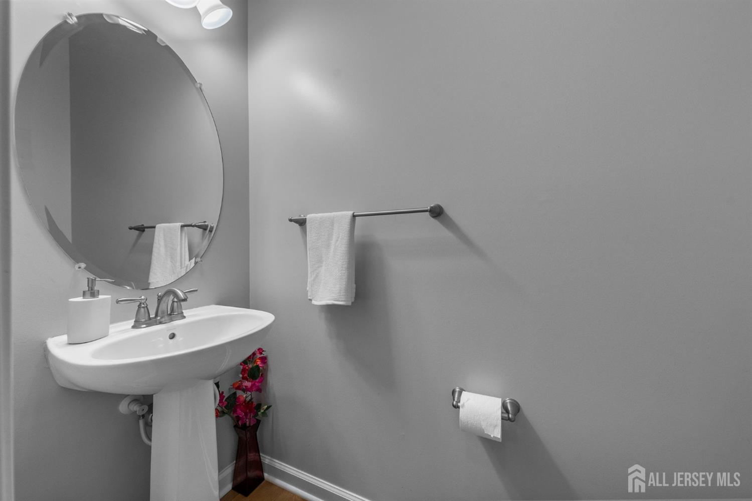 2472 Canterbury Lane