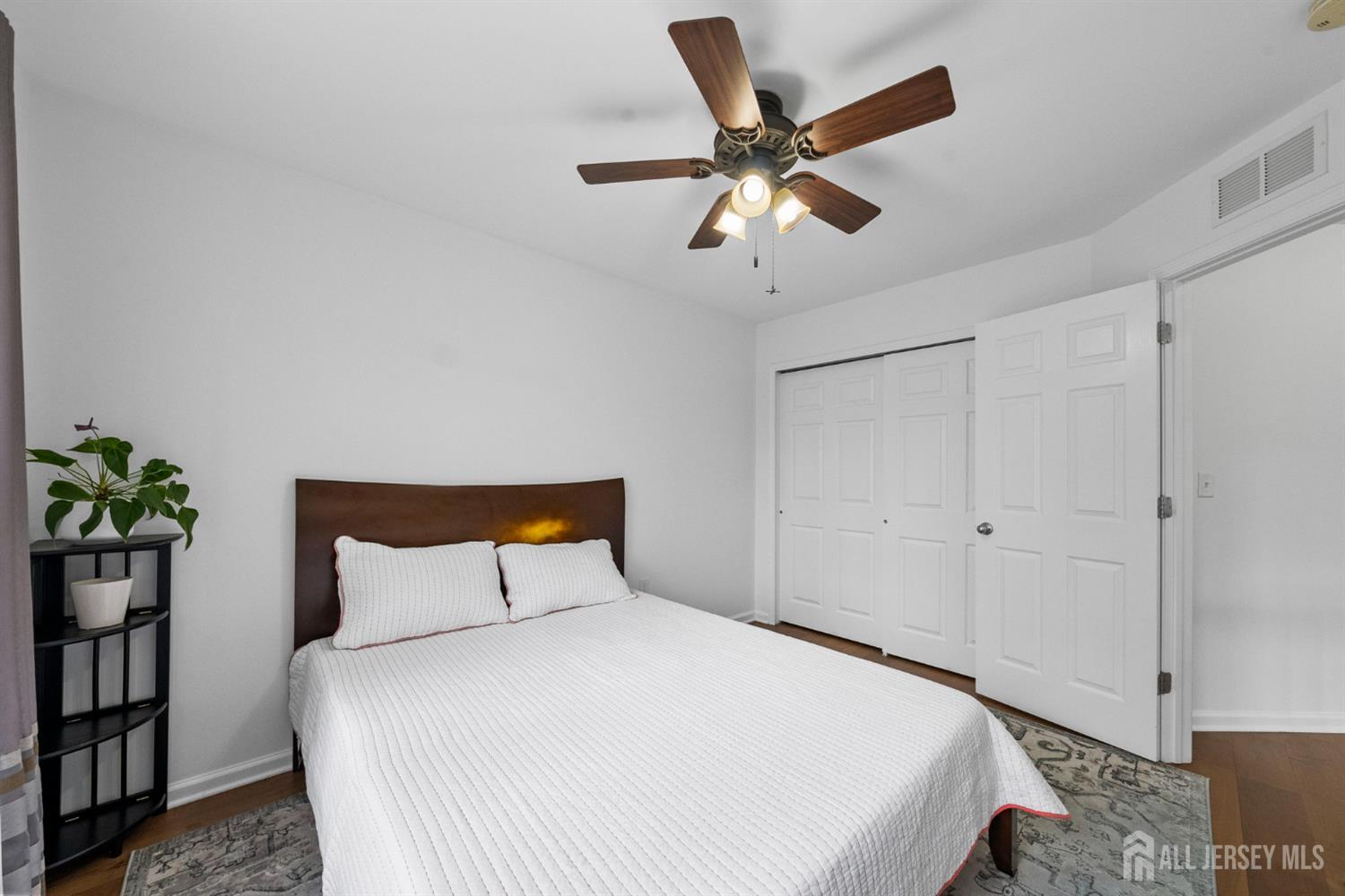 2472 Canterbury Lane