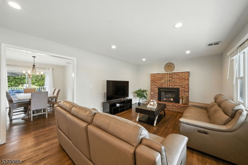 9 Woods Rd