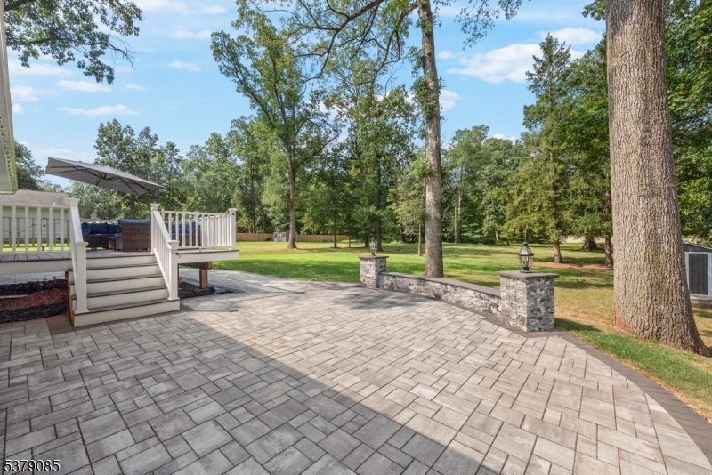 9 Woods Rd