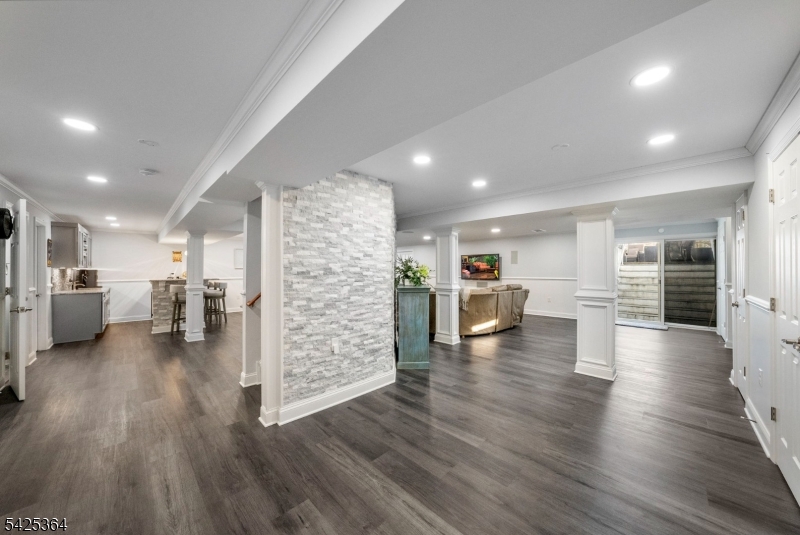 3 Torbet Rd