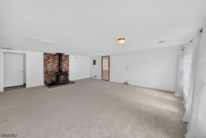 6 Concord Dr