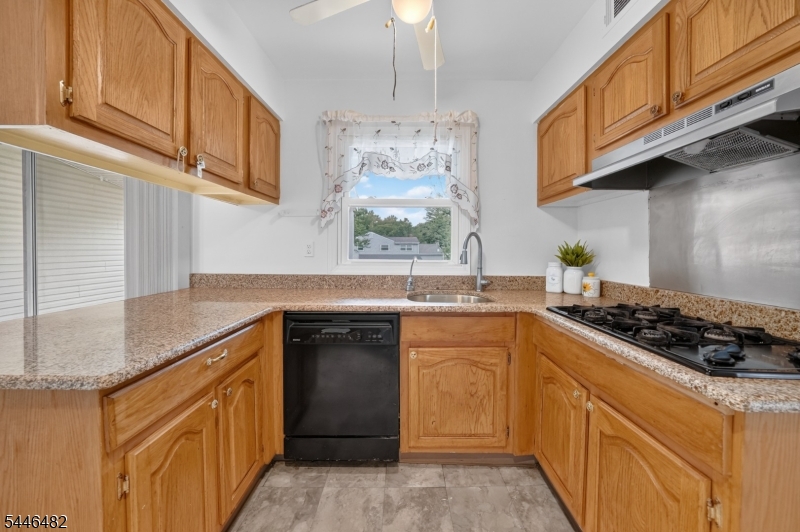 6 Concord Dr