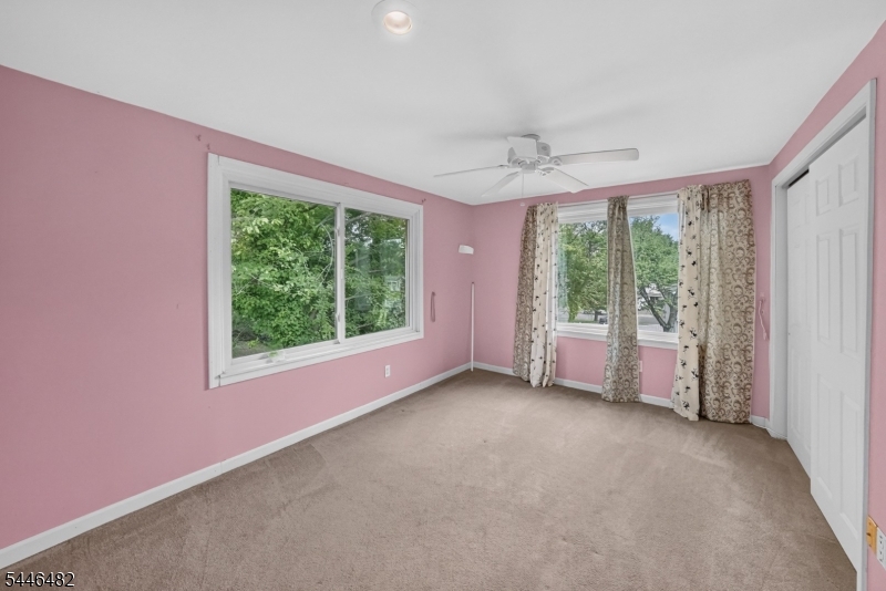 6 Concord Dr