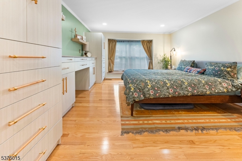 4 Brightwood Ln