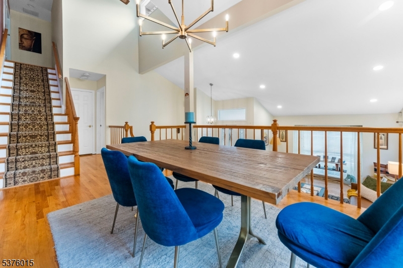 4 Brightwood Ln