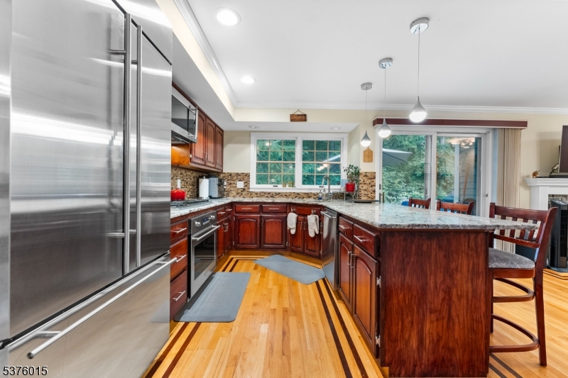 4 Brightwood Ln