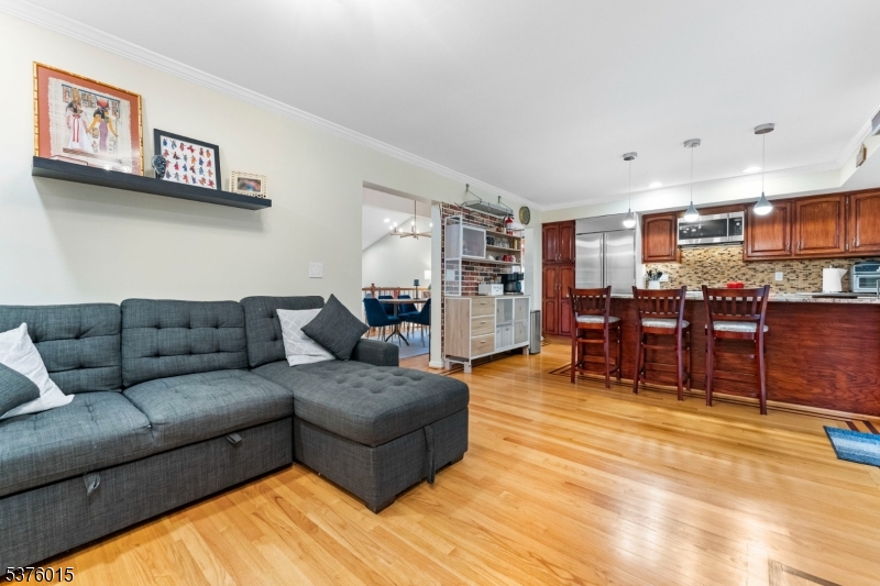 4 Brightwood Ln