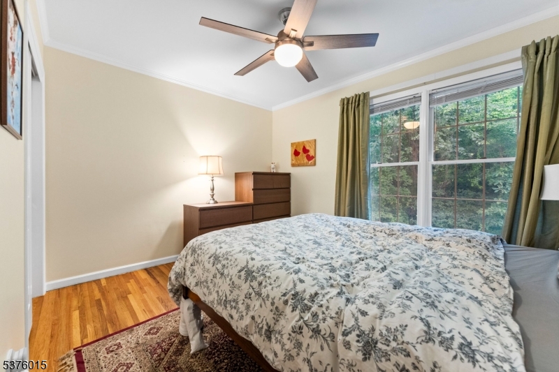4 Brightwood Ln