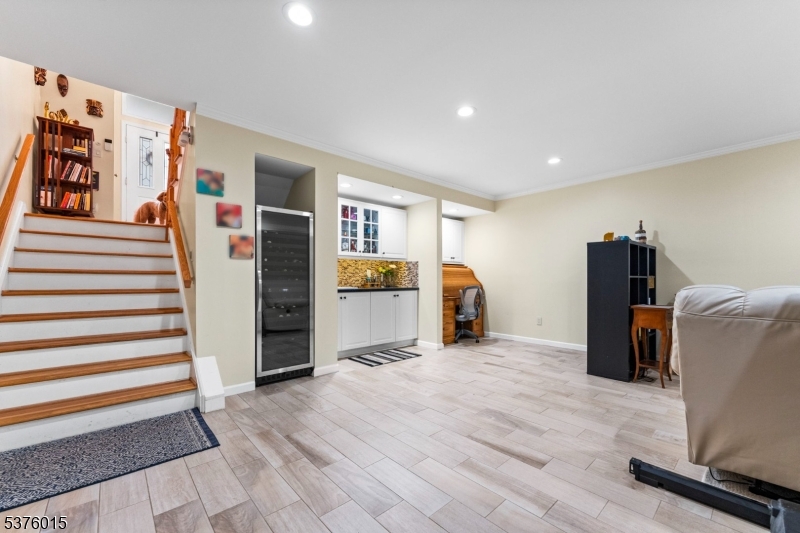 4 Brightwood Ln
