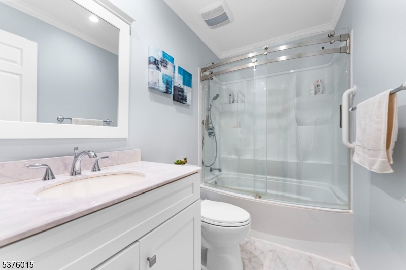 4 Brightwood Ln