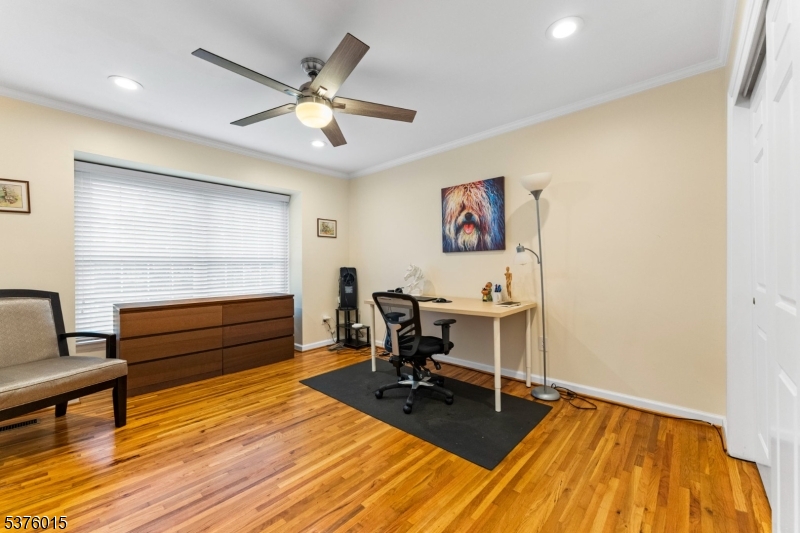 4 Brightwood Ln