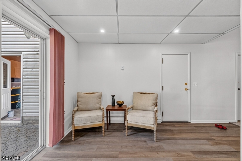 10 Frances Rd