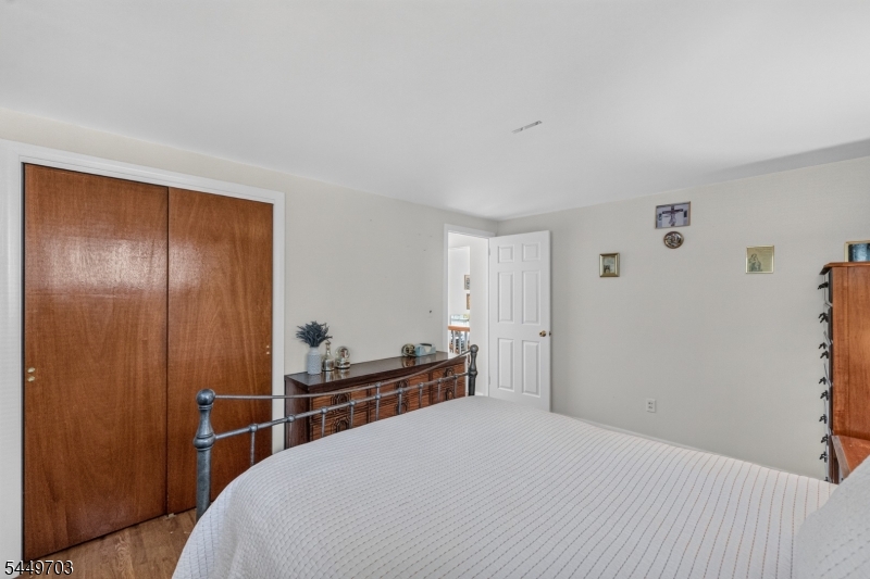 10 Frances Rd