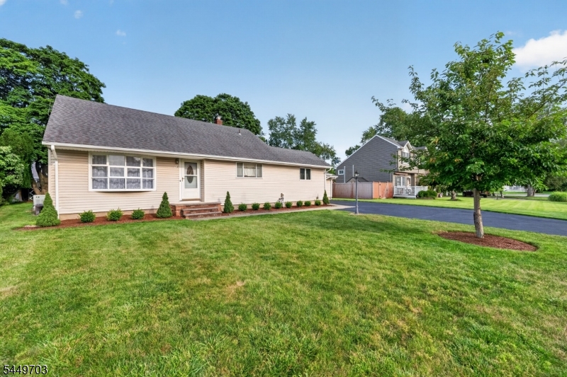 10 Frances Rd