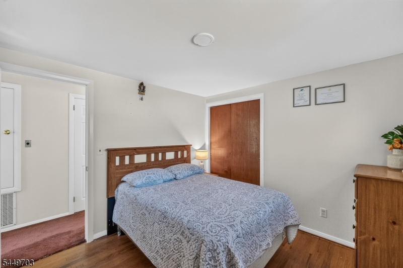 10 Frances Rd