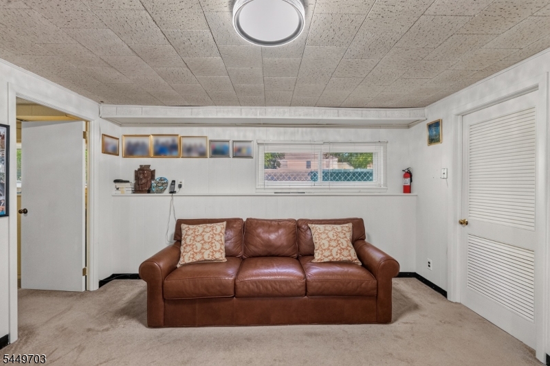 10 Frances Rd