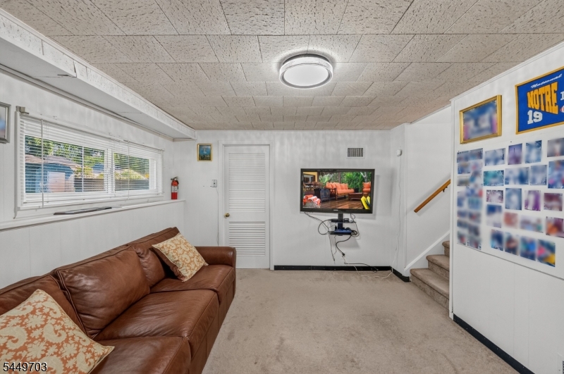 10 Frances Rd