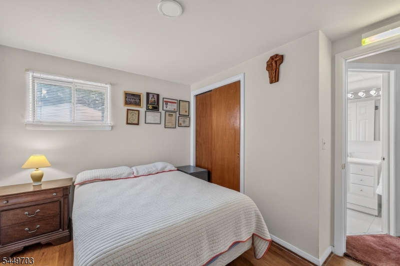 10 Frances Rd