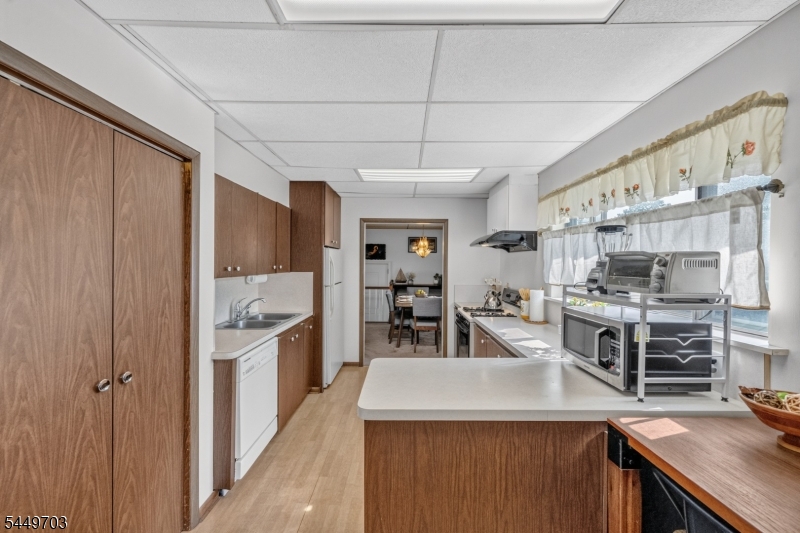 10 Frances Rd