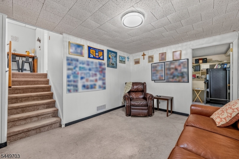 10 Frances Rd