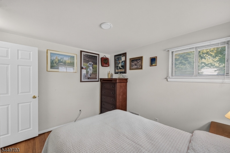 10 Frances Rd