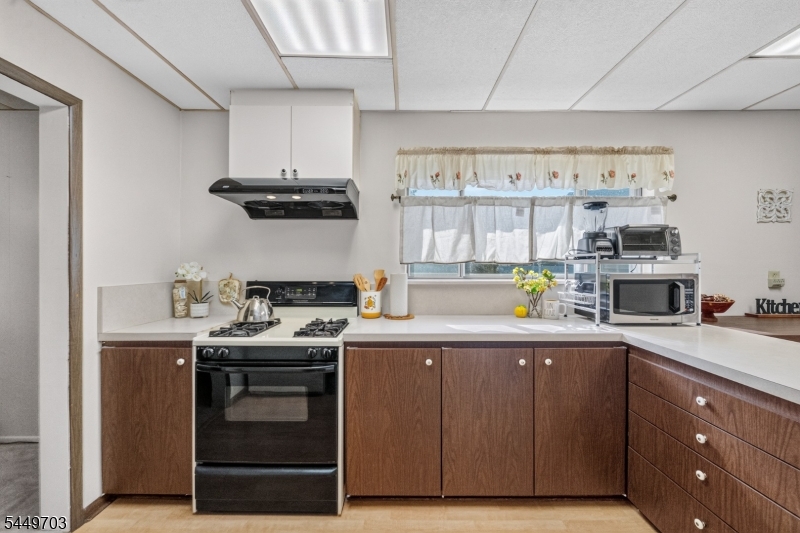10 Frances Rd