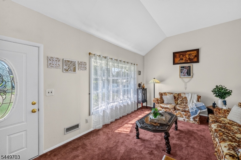10 Frances Rd