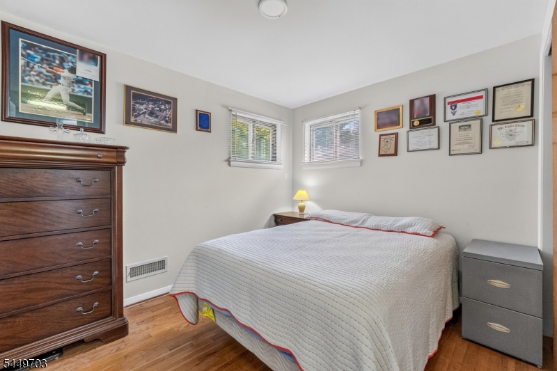 10 Frances Rd