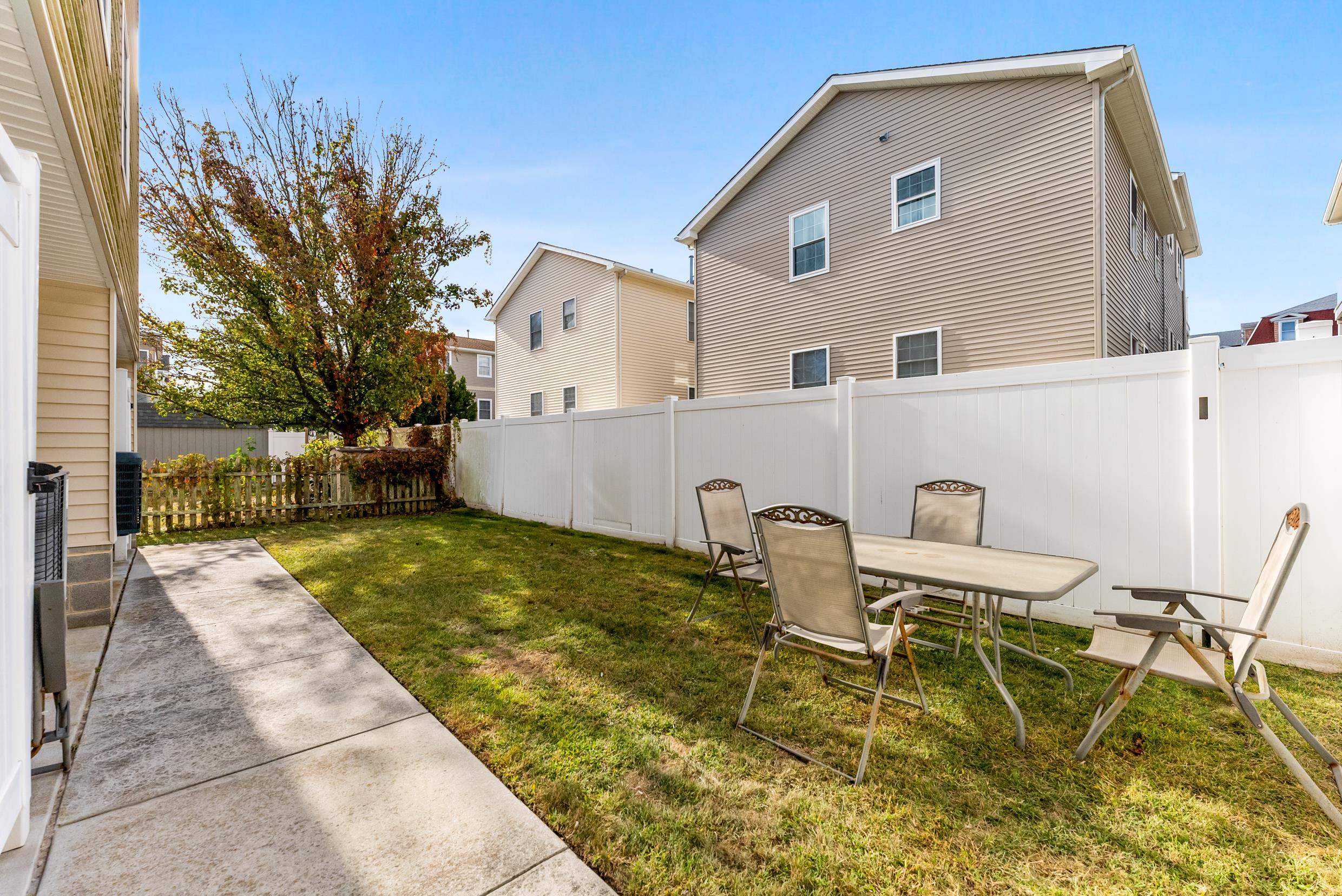 212 E Baker Avenue Unit: A