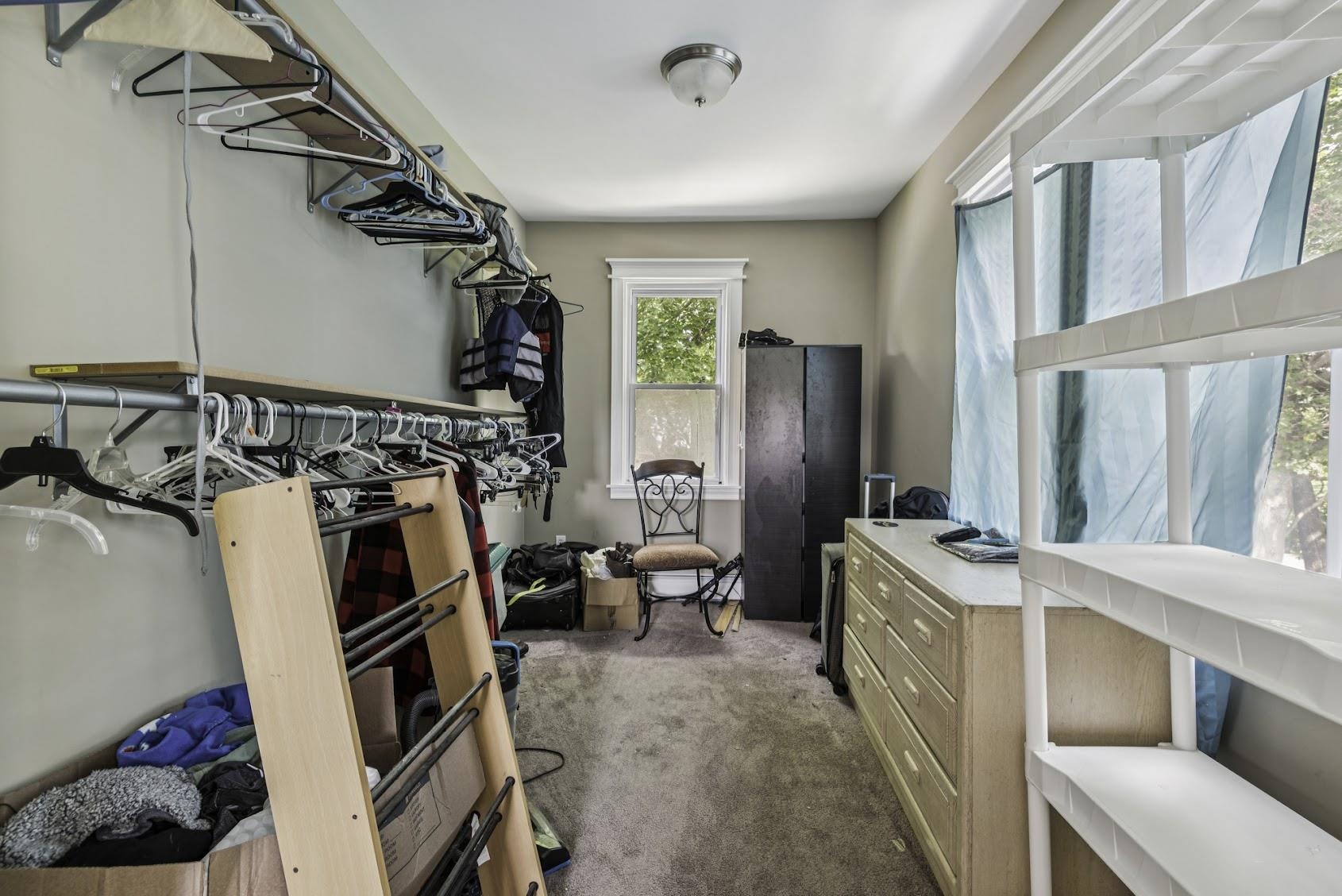 817 DeHirsch Avenue