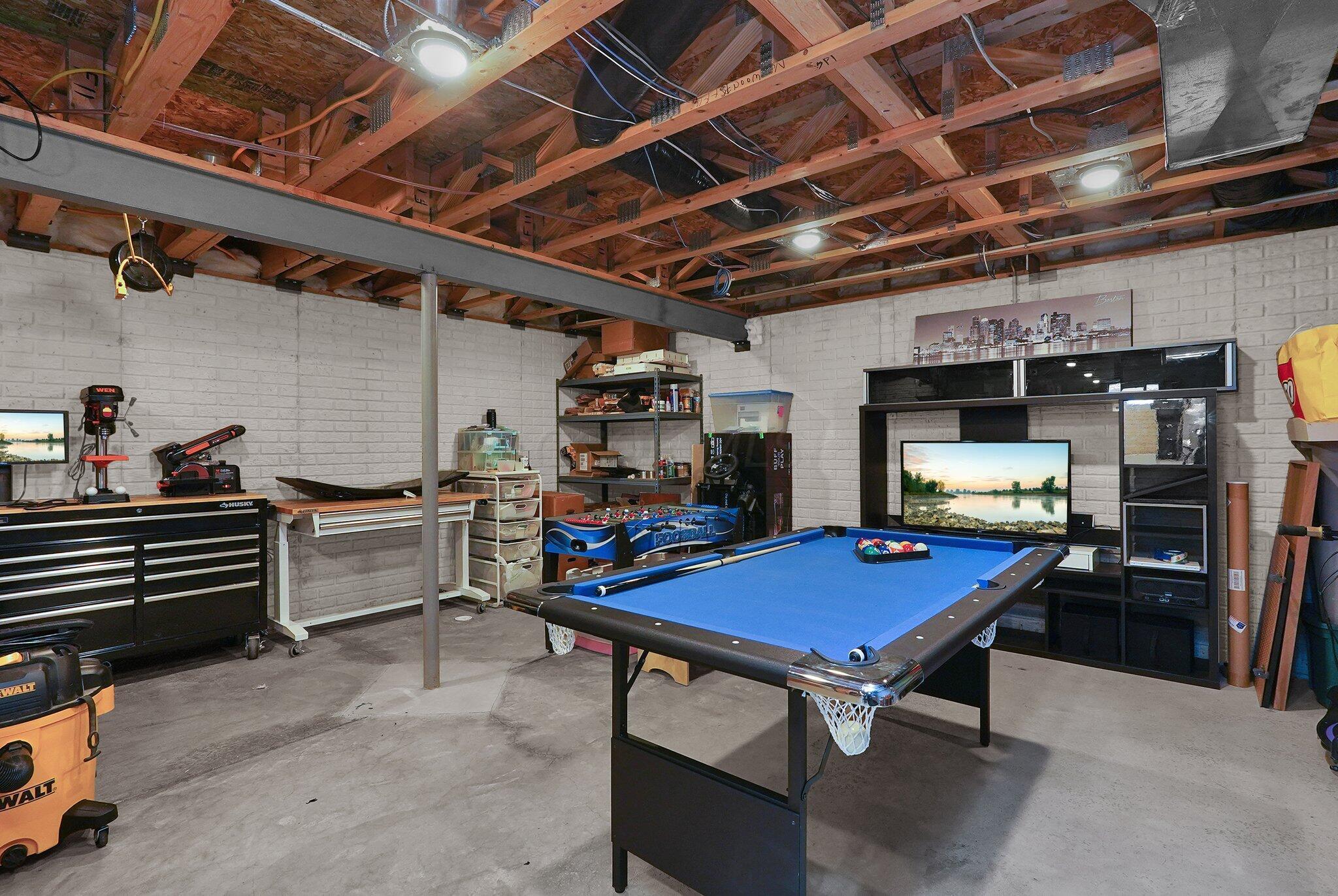 11801 Bridgewater Drive