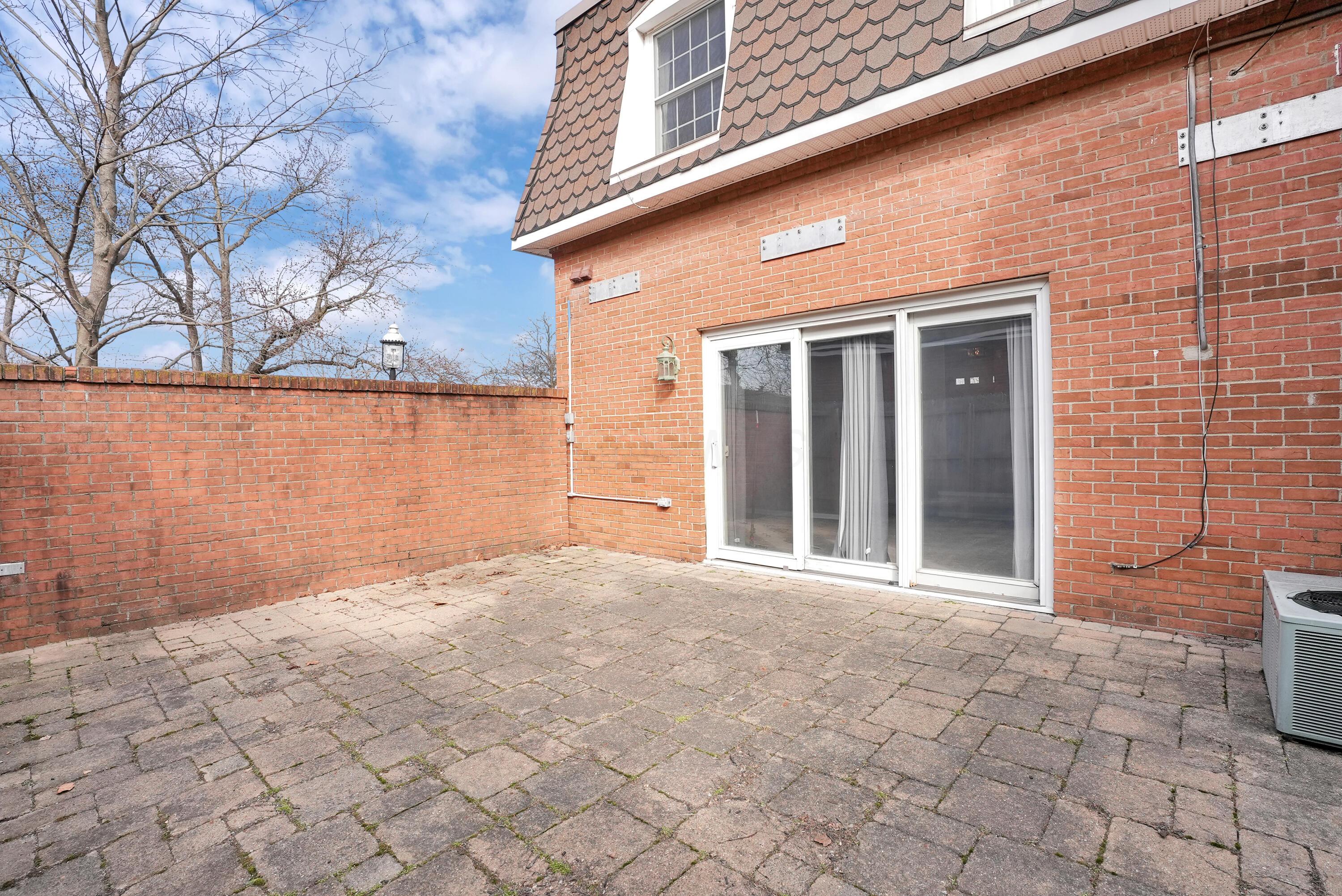 2799 Chateau Circle, 52