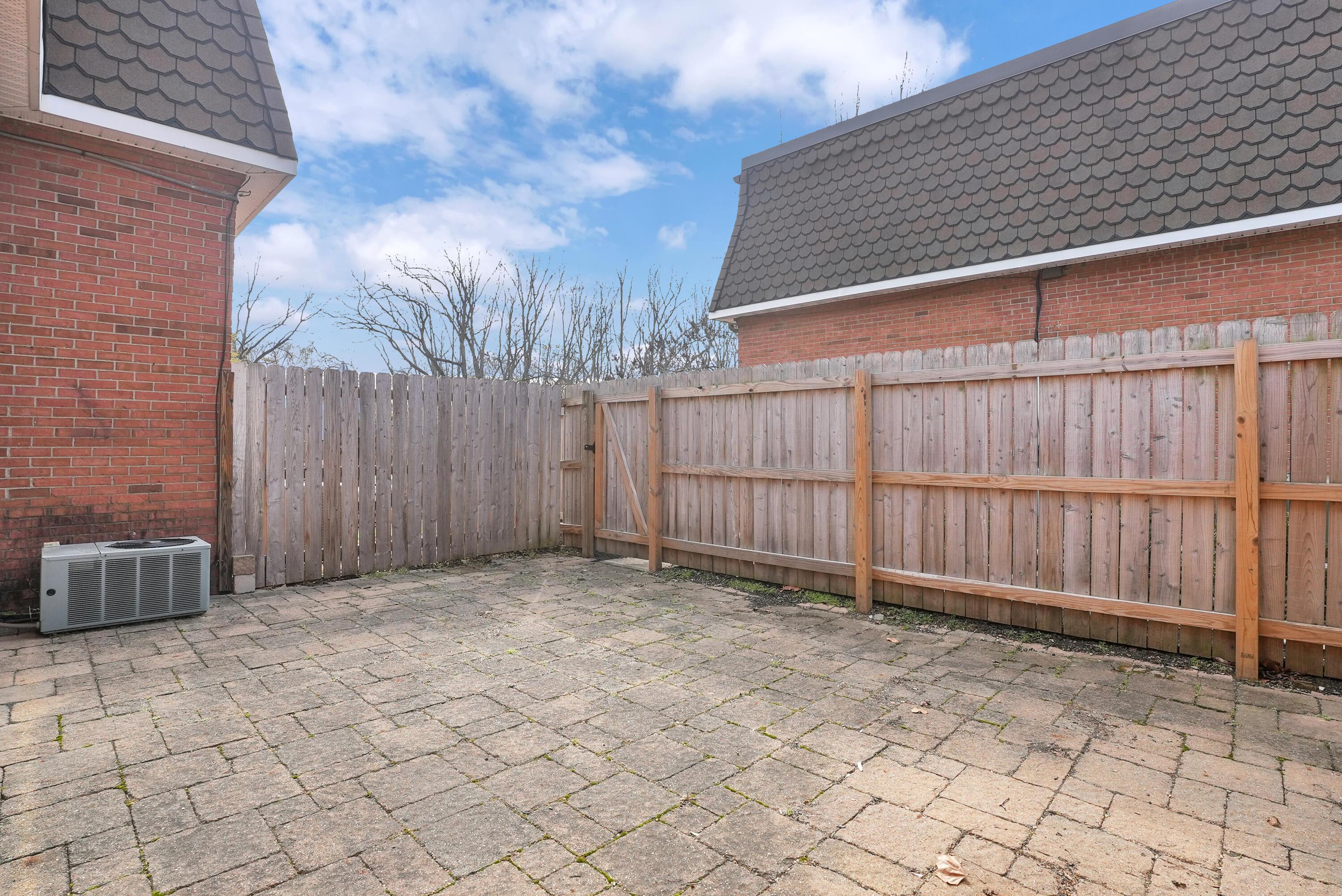 2799 Chateau Circle, 52