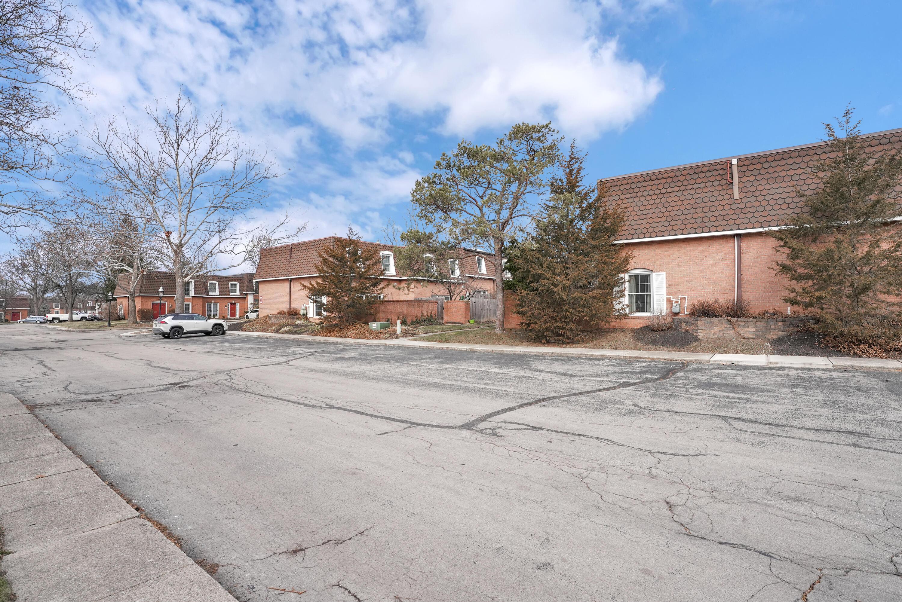 2799 Chateau Circle, 52