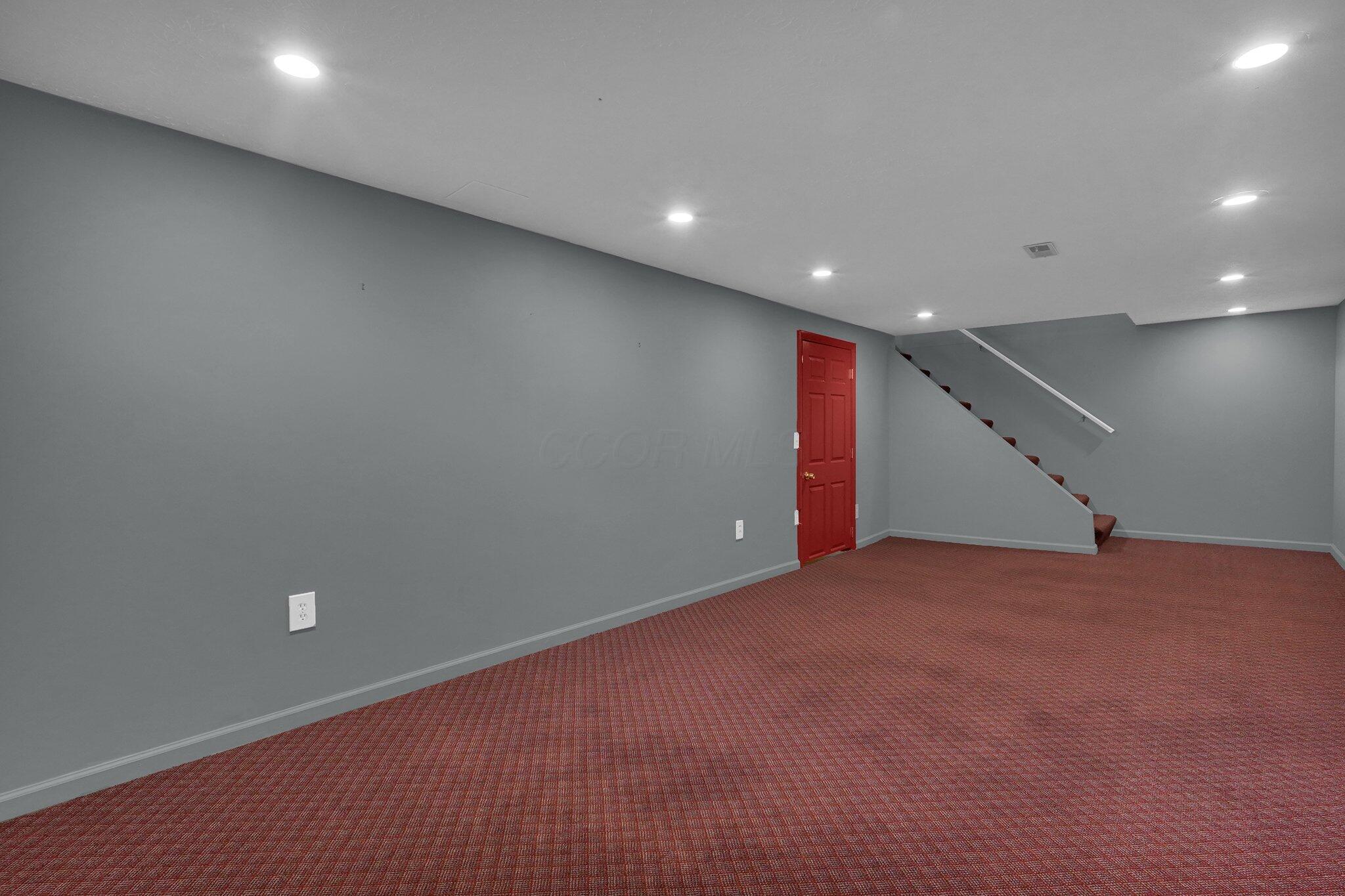 882 Helenhurst Court