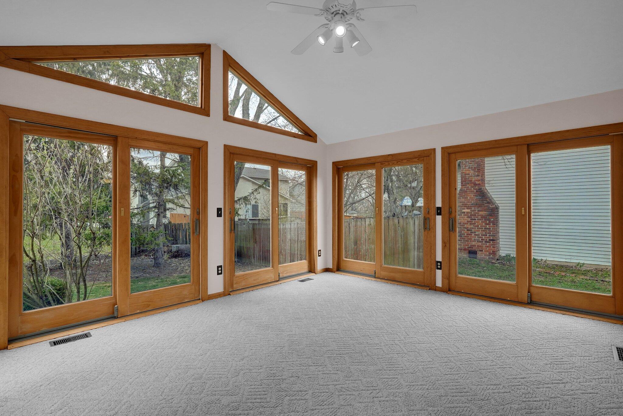 882 Helenhurst Court