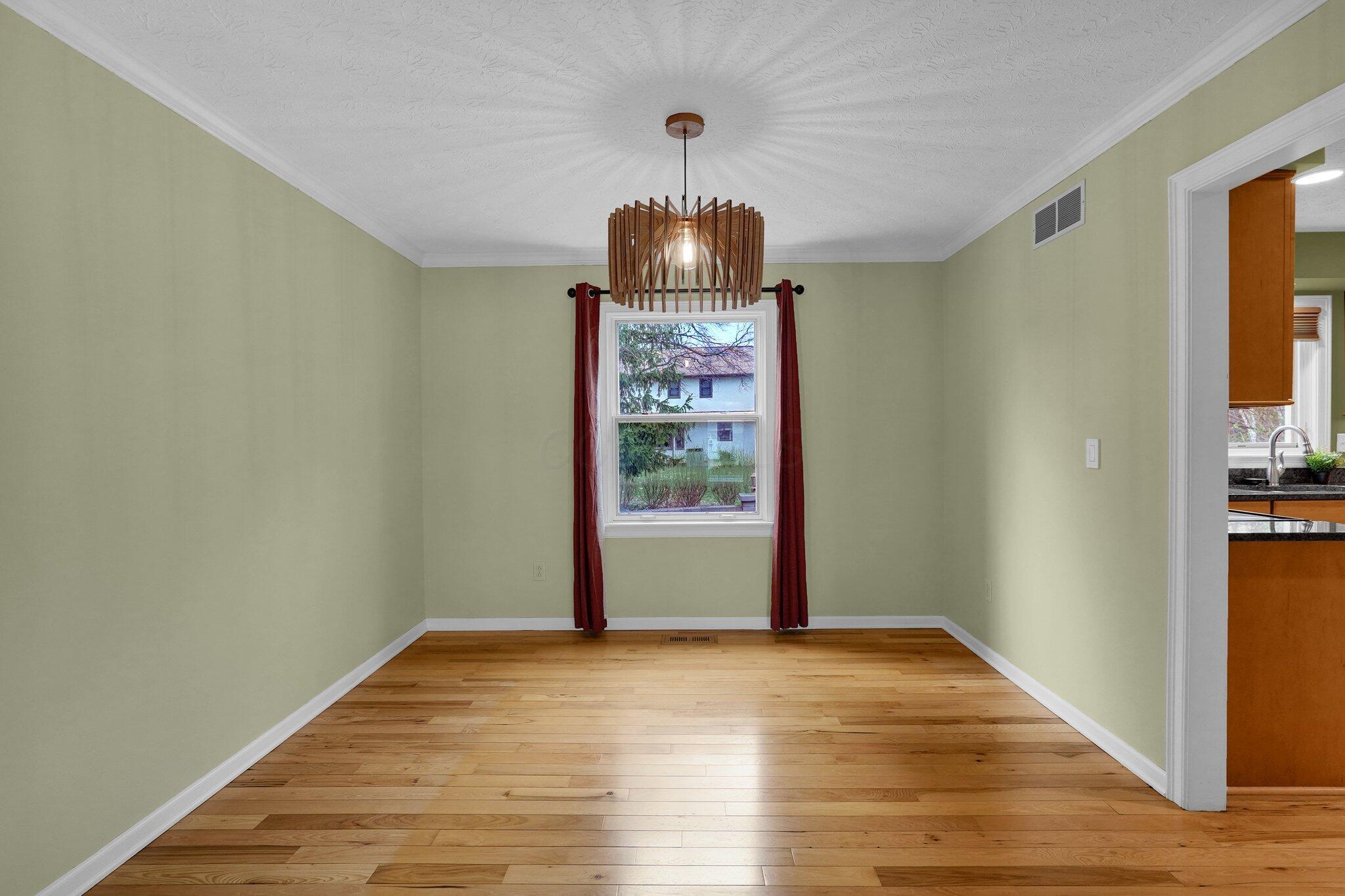 882 Helenhurst Court