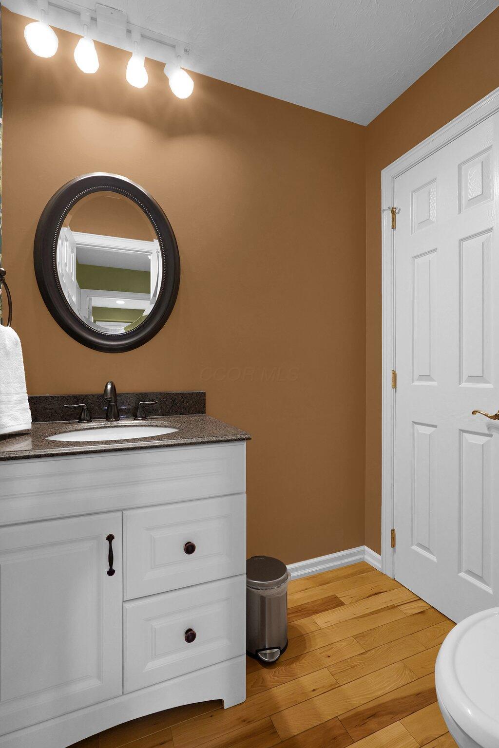 882 Helenhurst Court