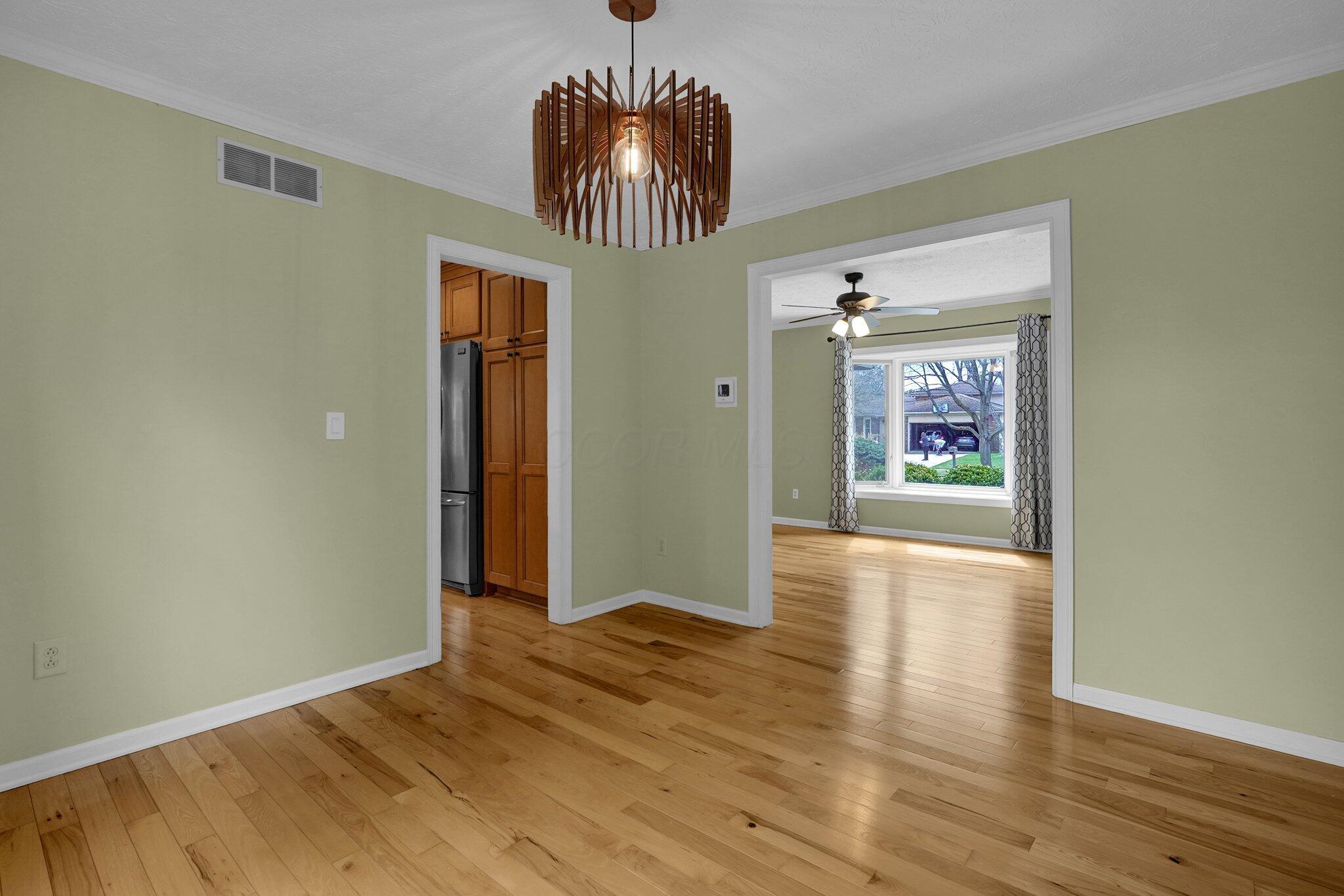 882 Helenhurst Court